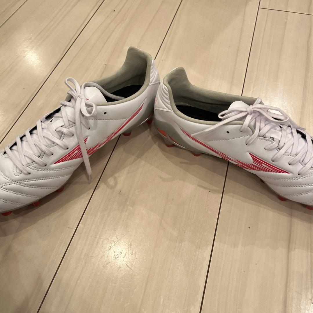 ミズノ　モナルシーダNEO3 PRO ホワイト×レッド　サッカースパイク26㌢