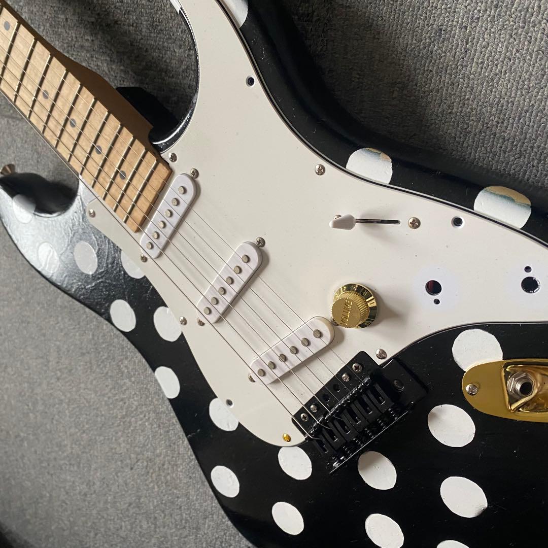 ストラトキャスター F社ロゴ ドット バディガイシグ コンポーネントギター