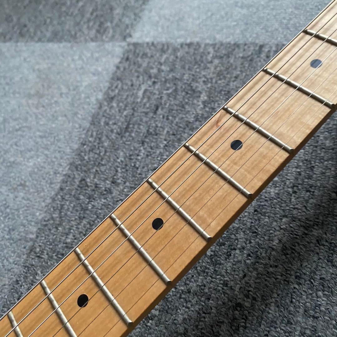 ストラトキャスター F社ロゴ ドット バディガイシグ コンポーネントギター