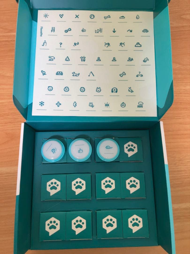 【Taishi】ボタン12個、タイル3つ