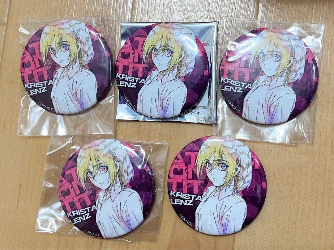 クリスタ　原画展　缶バッジ5個セット　進撃の巨人