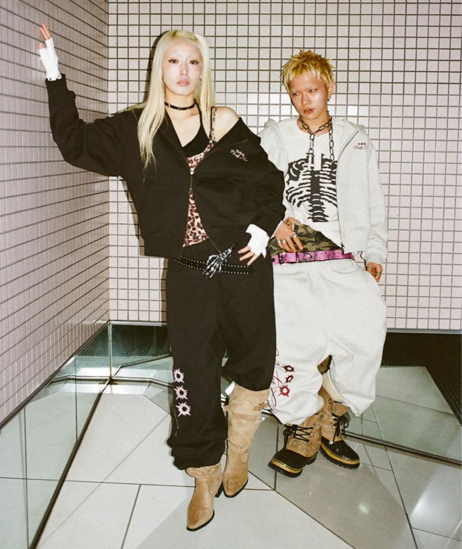 ウェア 9090 Bullet Logo Zip Hoodie