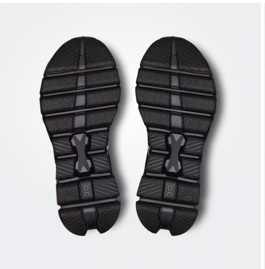 on cloud x4 スニーカー　ワークアウト　23.5 黒　Black