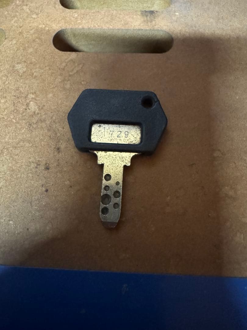 藤商事　パチスロ　サンダーバード3 実機　※引取り限定