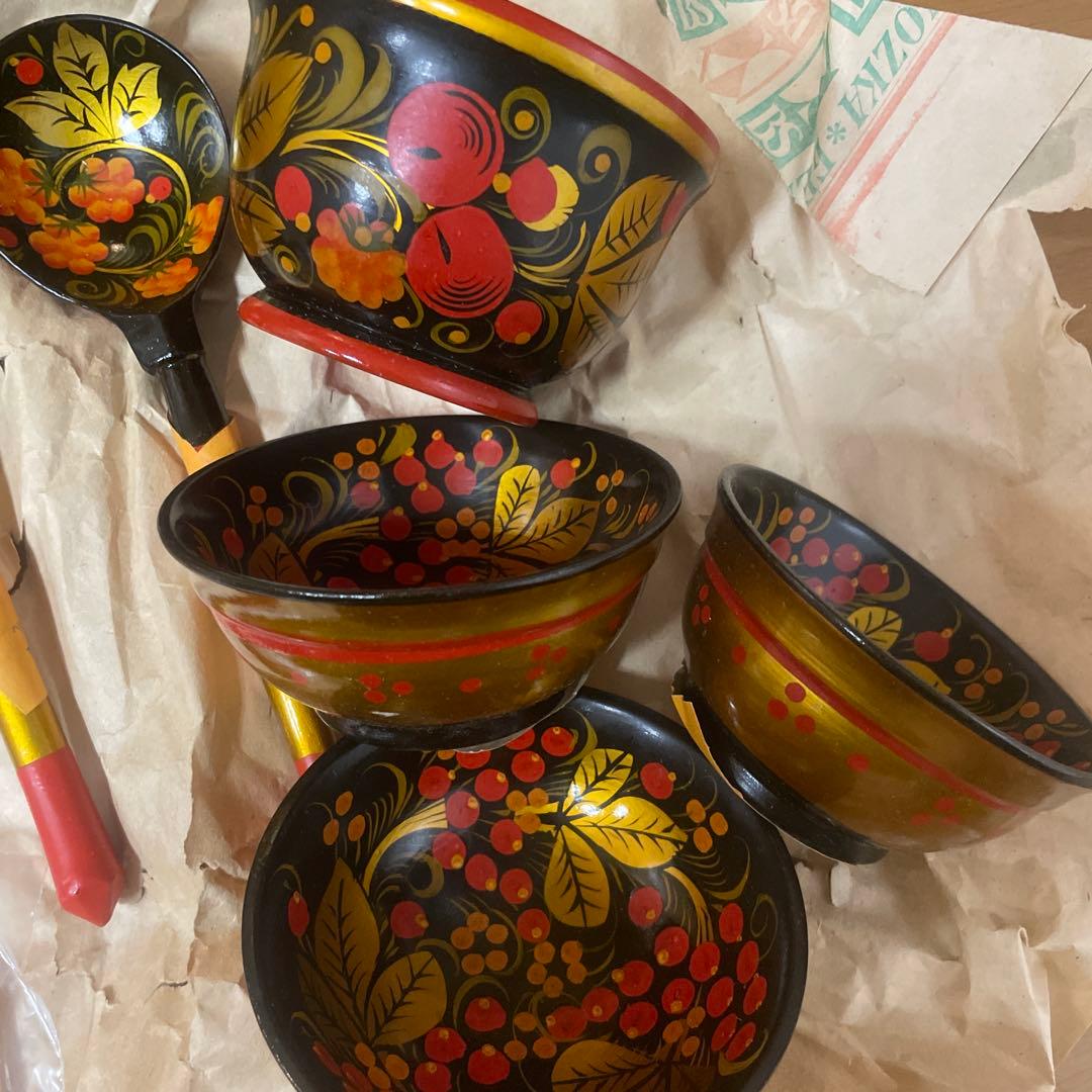 ロシア　ホフロマ塗り　工芸品　アンティーク　小物入れ