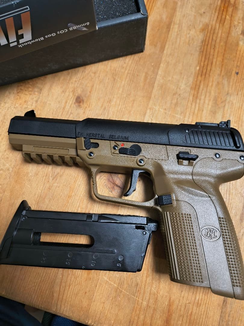 マルシン　FN5-7 旧型真鍮ピストン　難あり