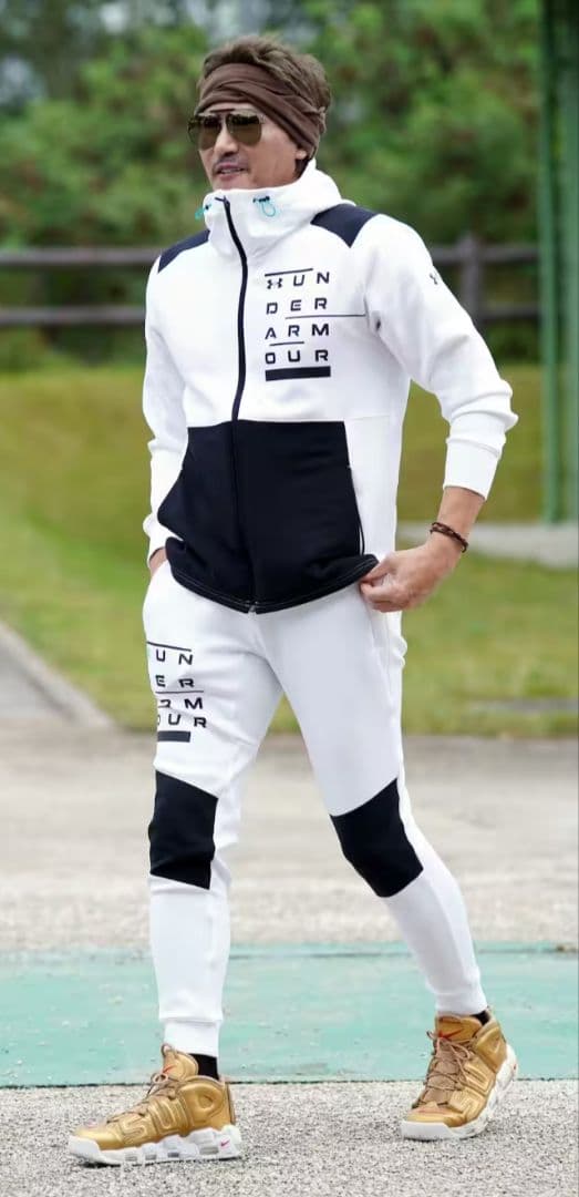 UNDER ARMOURのUAハイブリッド ニットジャケット上下　新庄監督モデル