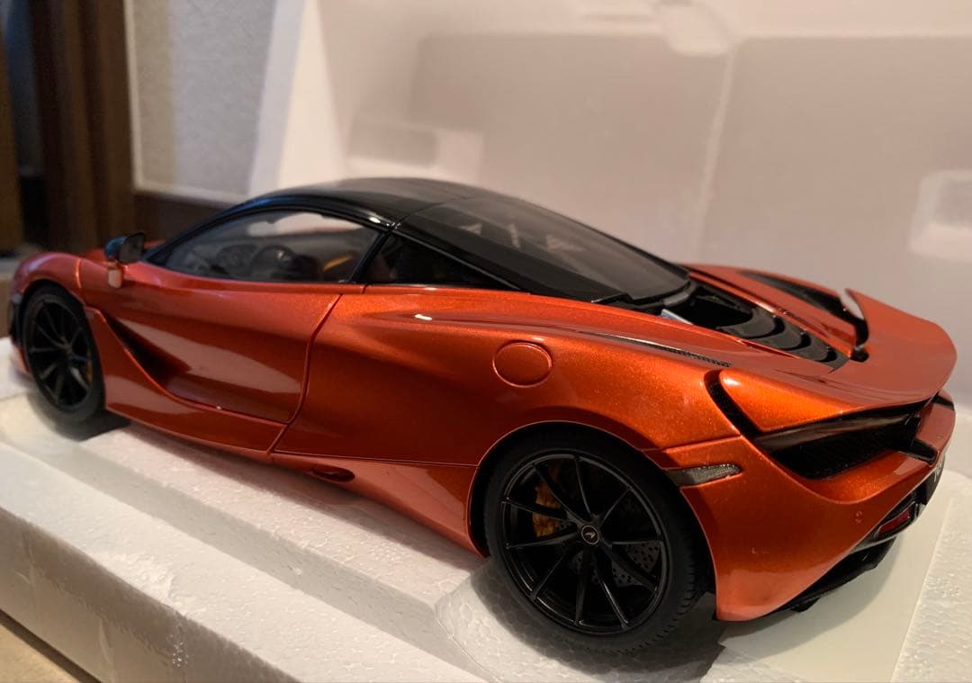 1/18 McLaren マクラーレン 720S オレンジメタリック