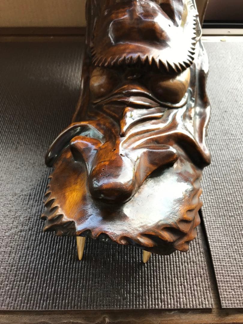 ★流木を加工して手彫りで作った龍の置物★