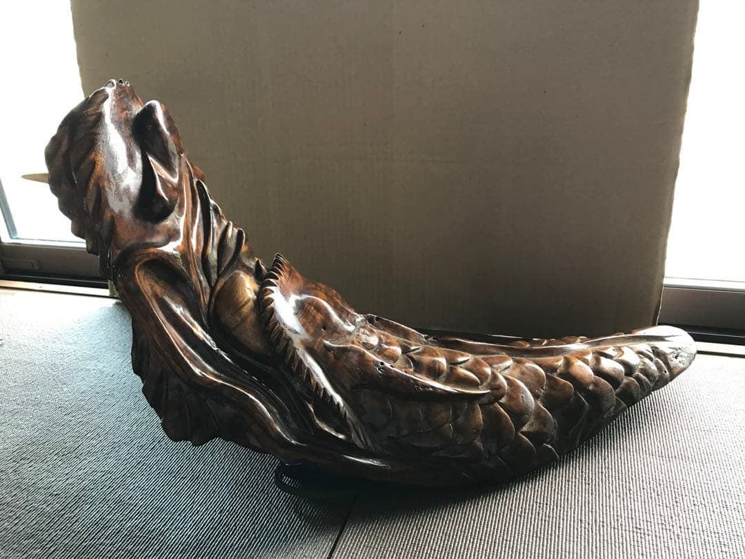 ★流木を加工して手彫りで作った龍の置物★