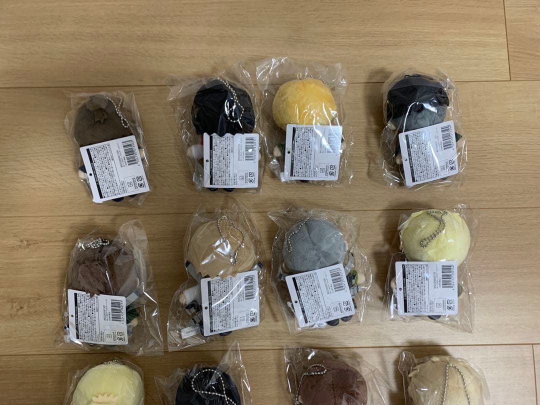 【新品・未開封】進撃の巨人 劇場版 ぬいぐるみキーホルダー まとめ売り 全16種