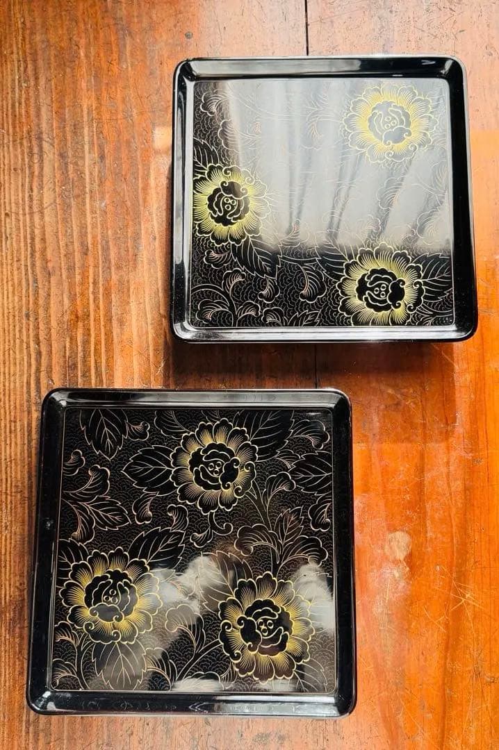 輪島塗 木製 四方盆　沈金花文　2膳　膳足堅地　御膳沈金 お正月　美術品　漆