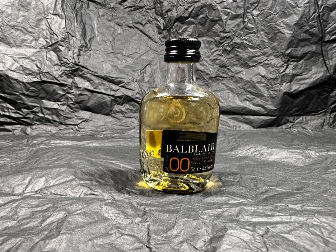ミニボトル　スコッチ　バルブレア2000　箱付き