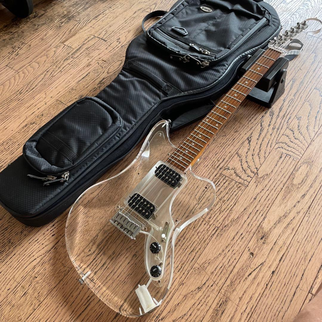 ジャガーシェイプ アクリル クリスタルエレキギター