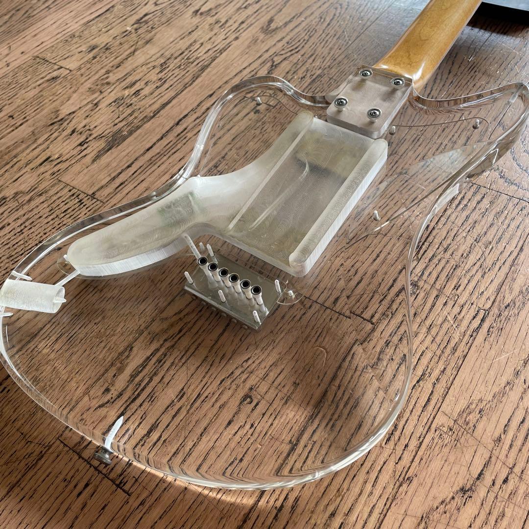 ジャガーシェイプ アクリル クリスタルエレキギター