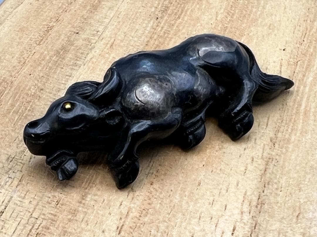 【海】江戸明治期　牛形　手彫　目貫　金具　金目　銅製鍍金　骨董品