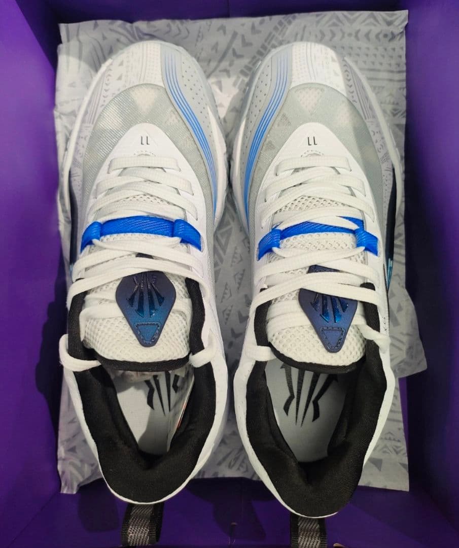 海外限定Kyrie 1 team バスシューズ US8.5／26cm