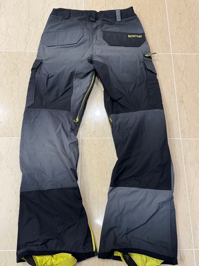 一回のみ使用　BURTON スノーボードパンツ ブラック/イエロー M