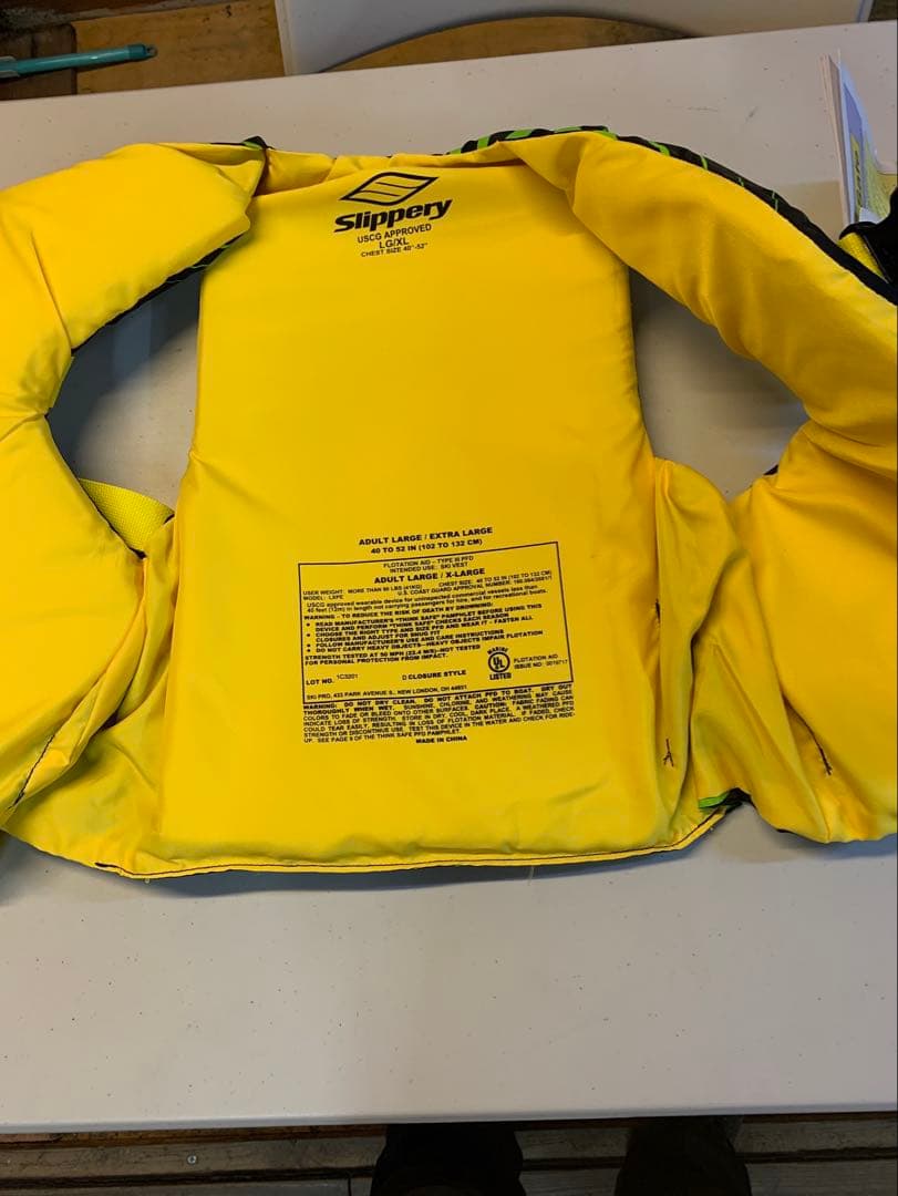 slippery ライフジャケット　大人用 ジェット