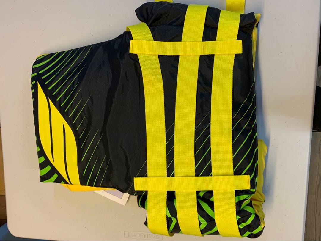 slippery ライフジャケット　大人用 ジェット