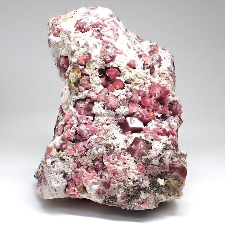 【メキシコ/シエラ・デ・クルセス鉱山産】ピンクグロッシュラーガーネット