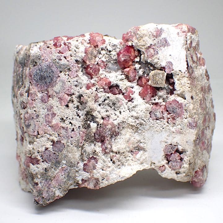 【メキシコ/シエラ・デ・クルセス鉱山産】ピンクグロッシュラーガーネット