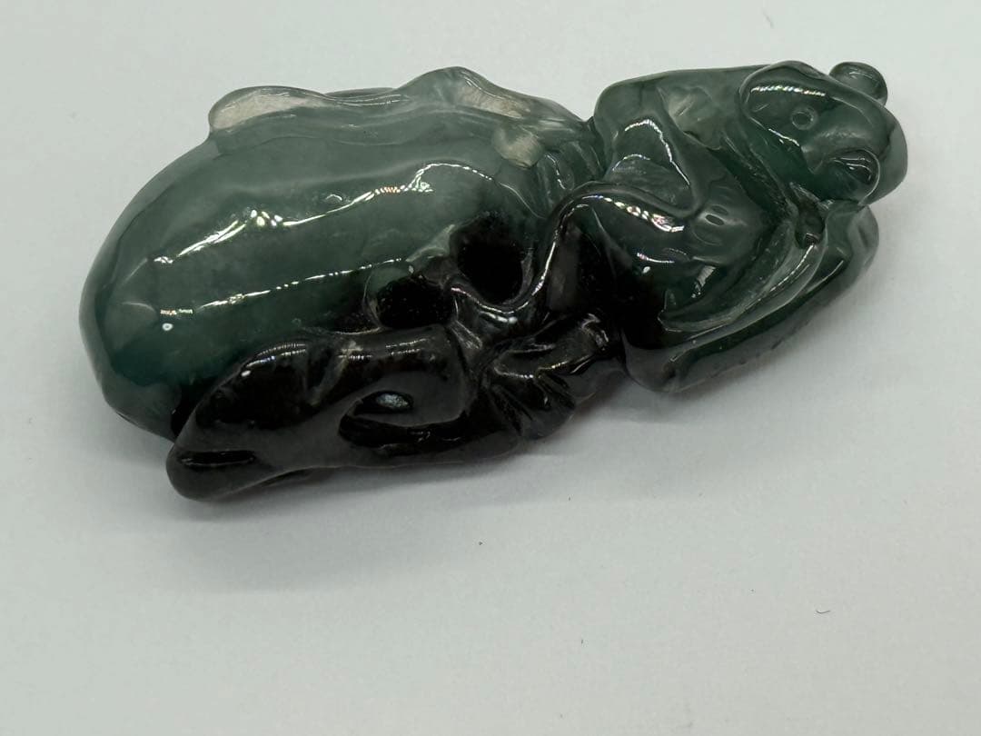 中国　本翡翠　蝙蝠　重さ24g 送料込み250530