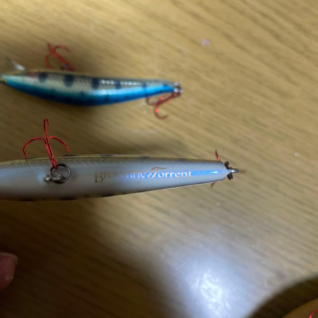 SAURUS ブラウニートラン7cm フローティングミノー　4個セット！