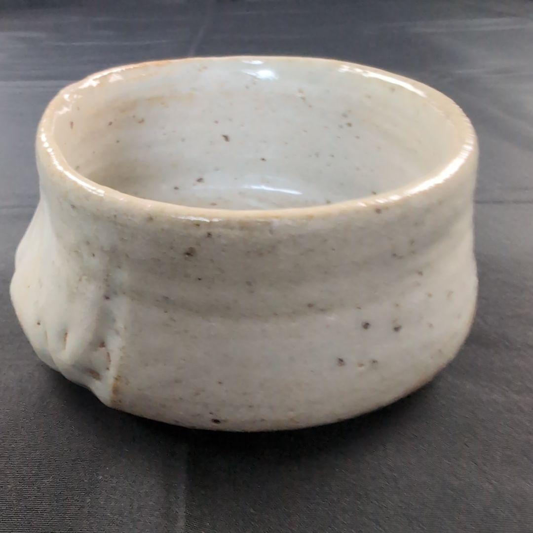 西岡小十 氏作 馬盥彫唐津茶碗 唐津茶碗 馬盥茶碗 白磁茶碗 合わせ箱付き