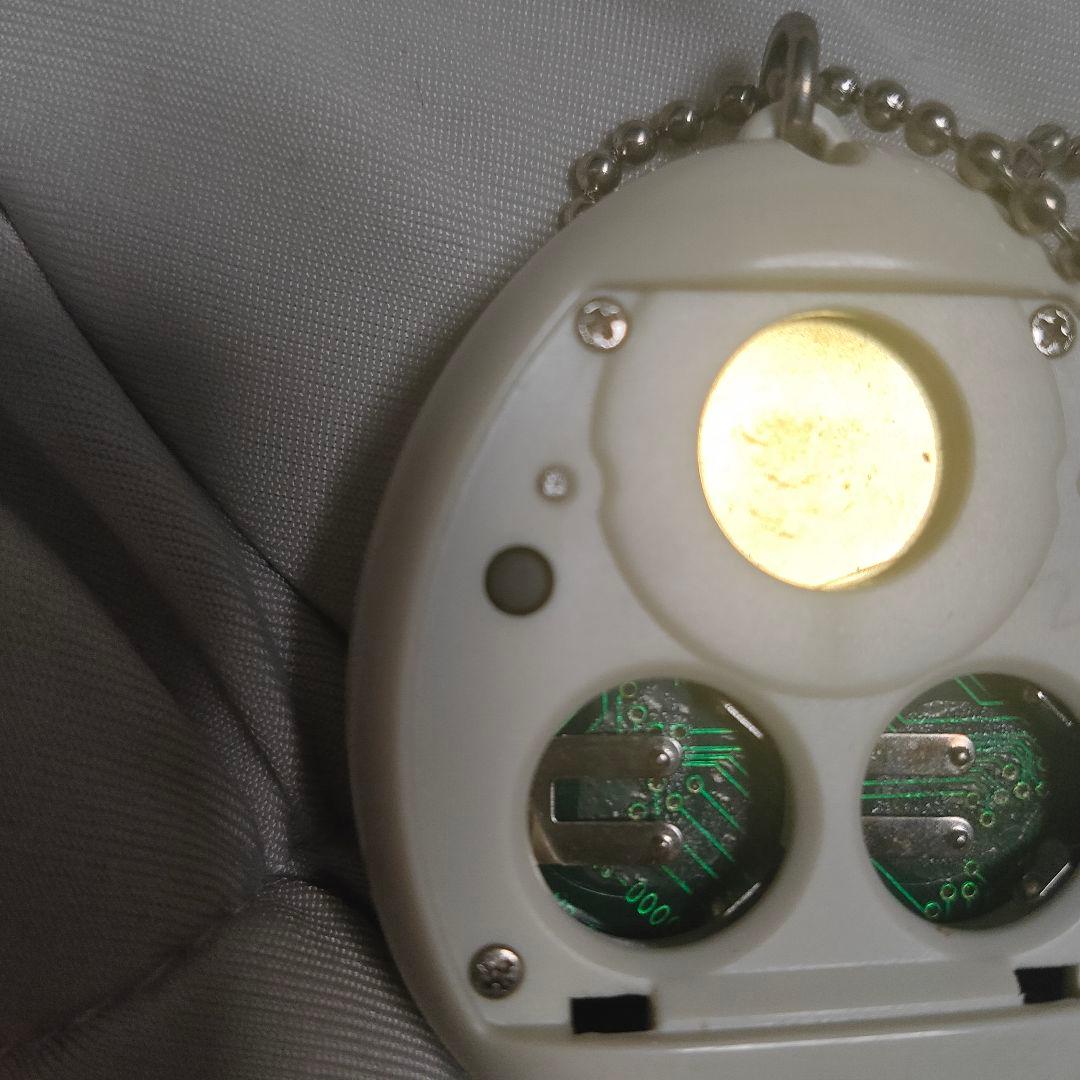 サンタクロっちのたまごっち ホワイト