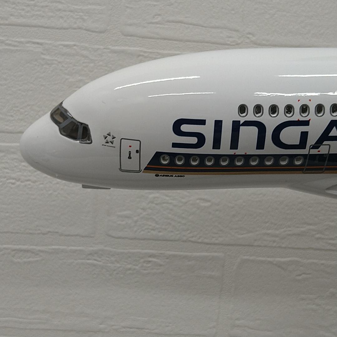 シンガポール航空 A380 模型飛行機 LED ライト ランディングギア 置物