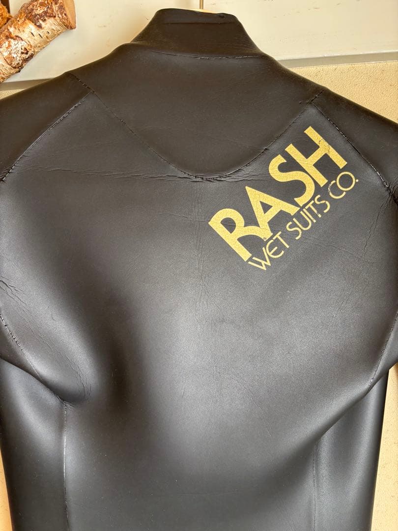 美品orderＭ　 RASH ブラックウェットスーツ ジッパー付き