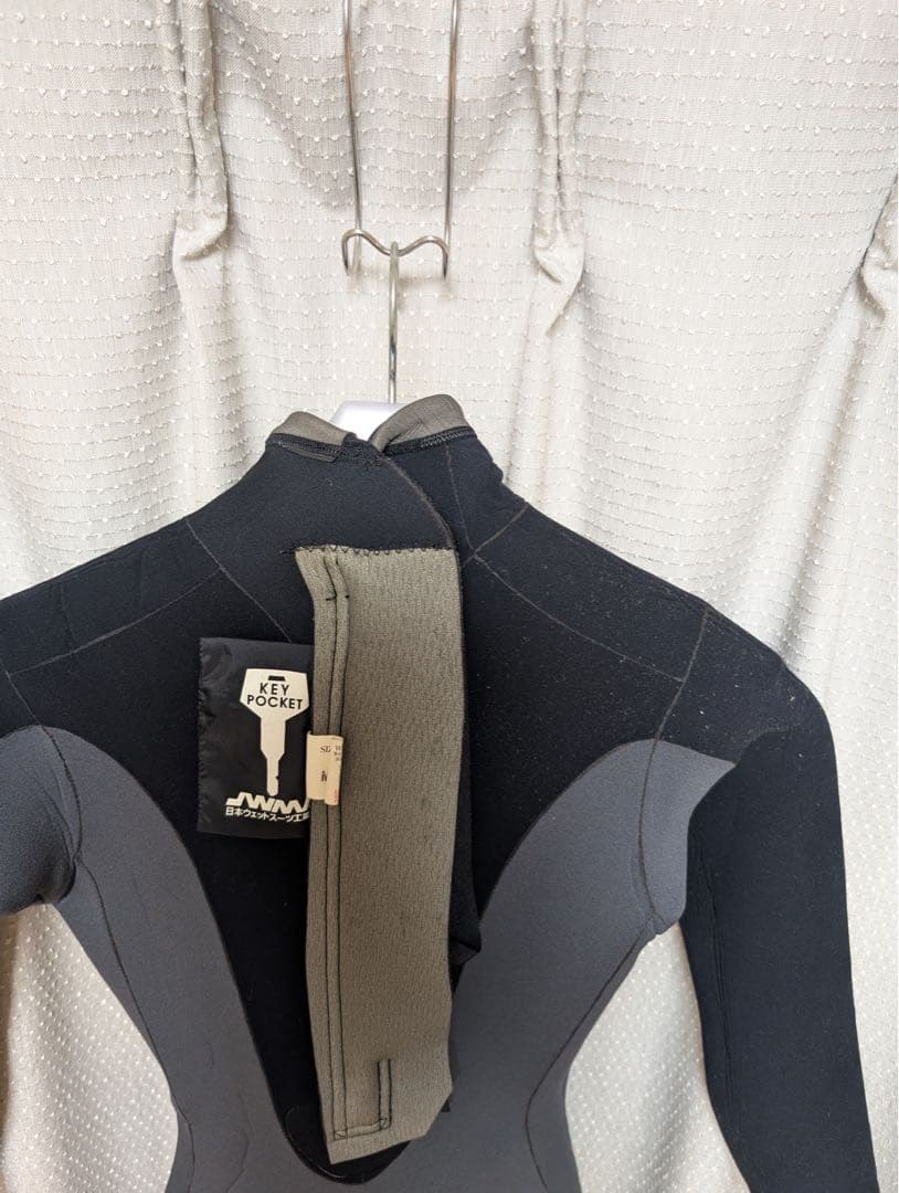 The RLM Rubber(アールエルエム)3mmフルスーツ レディースMS