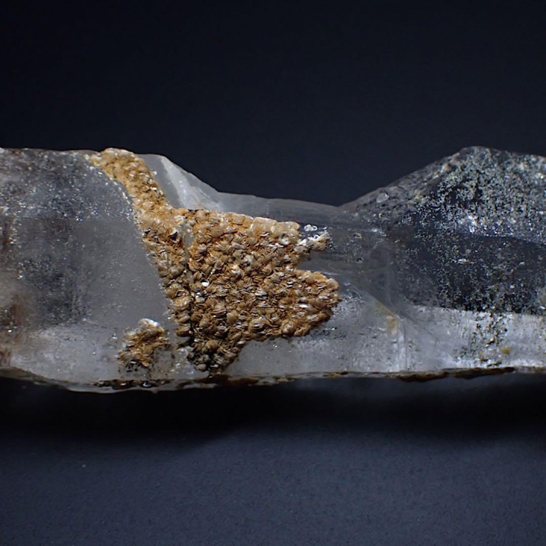 【パキスタン産】テッシンハビットクォーツ