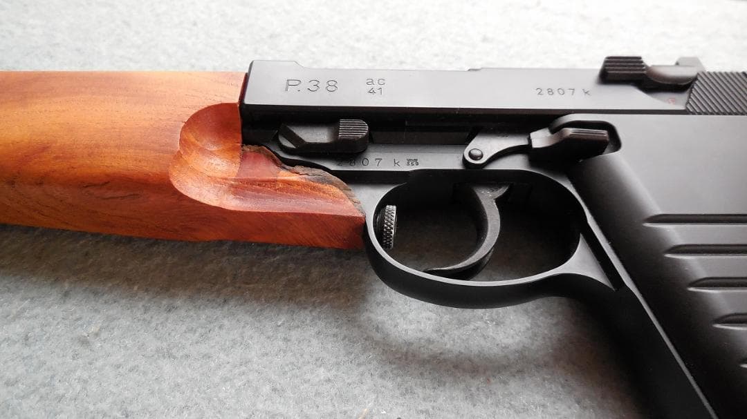 マルゼン ワルサーP38 デタッチャブル本体+木製ストック+写真の物