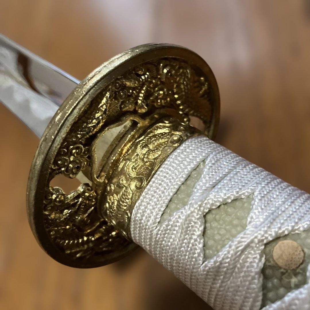 値下げ決行！模造刀　装飾的な鍔の美しい刀