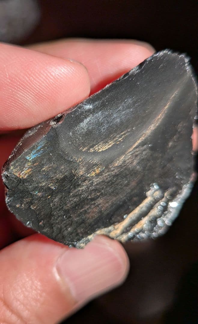 原石　十勝石玲瓏　ゴールデンレインボーオブシディアン