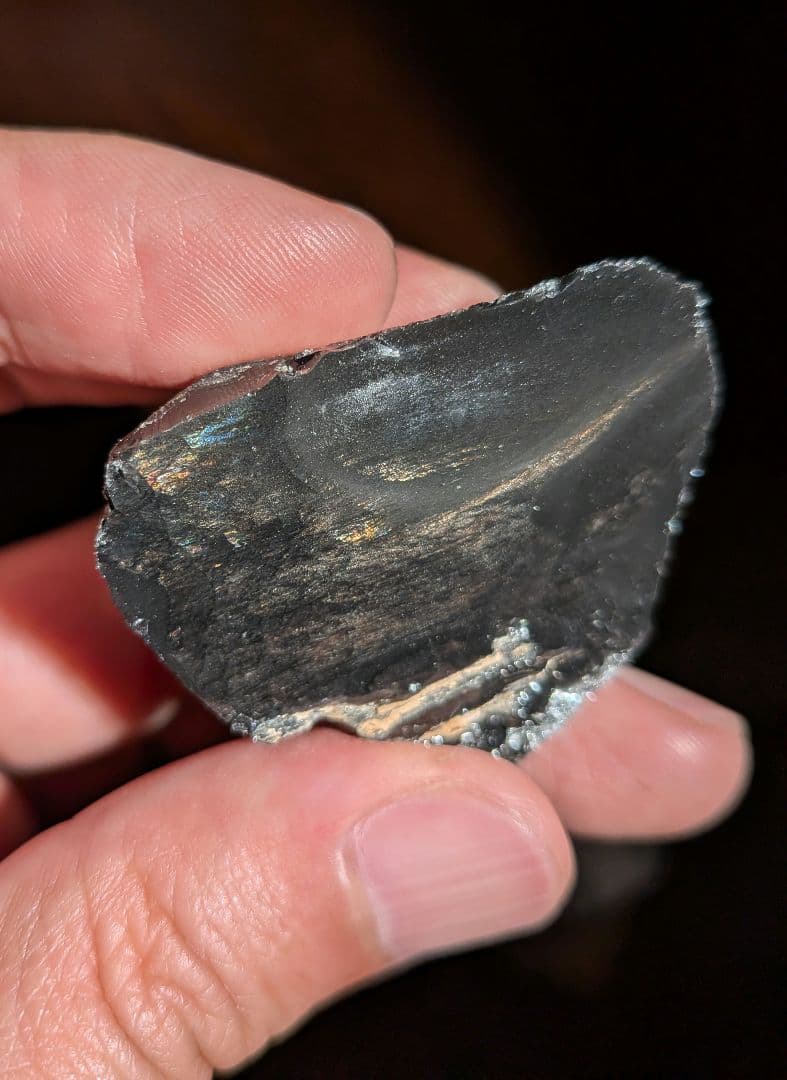 原石　十勝石玲瓏　ゴールデンレインボーオブシディアン