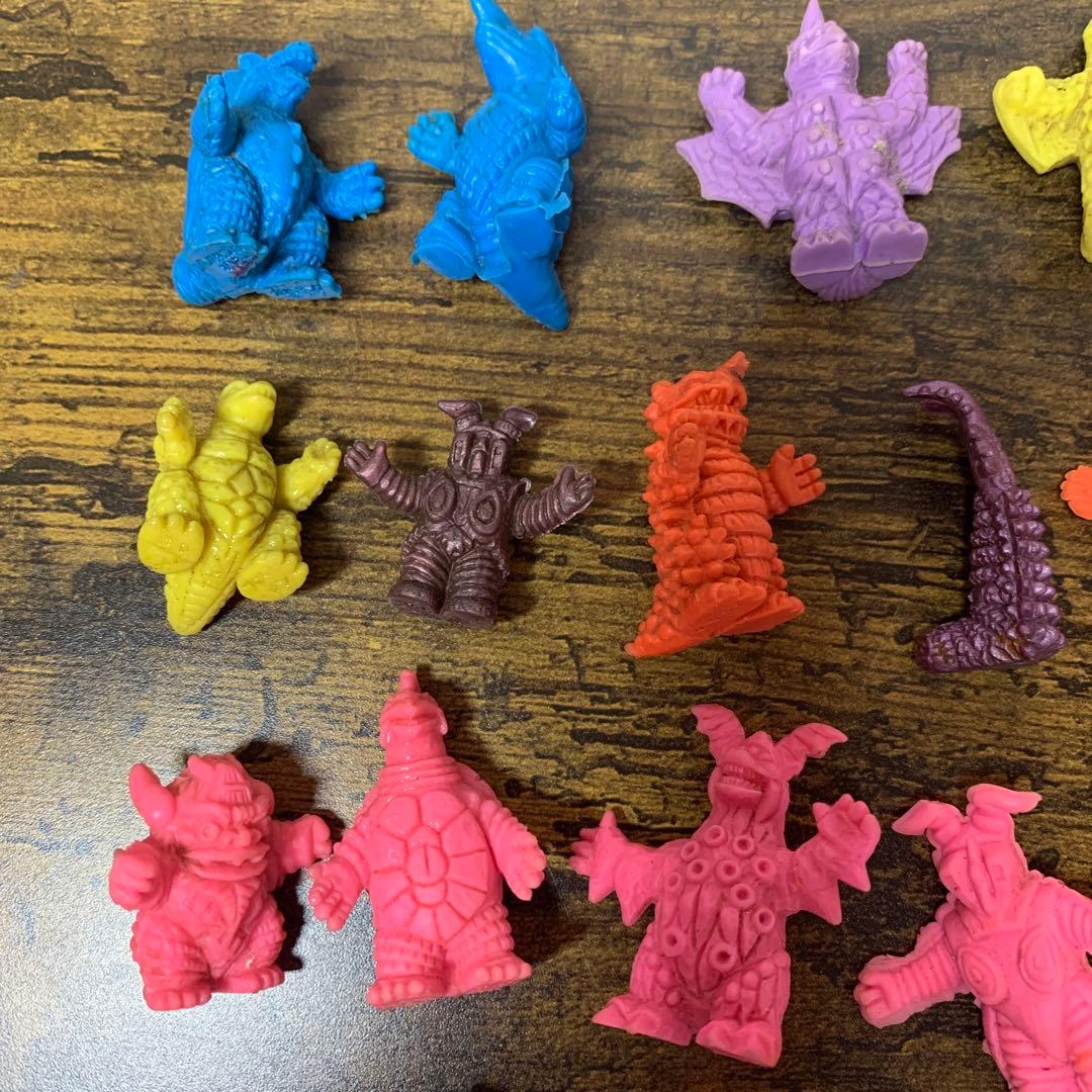 3F 【激レア・当時物】昭和レトロ ウルトラマン 怪獣消しゴム 豪華30点セット