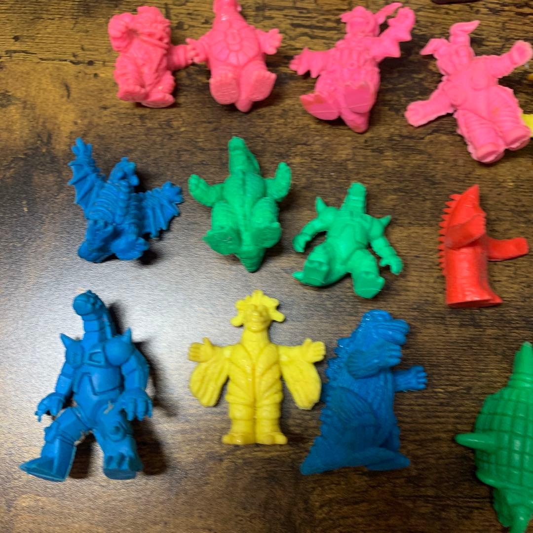 3F 【激レア・当時物】昭和レトロ ウルトラマン 怪獣消しゴム 豪華30点セット