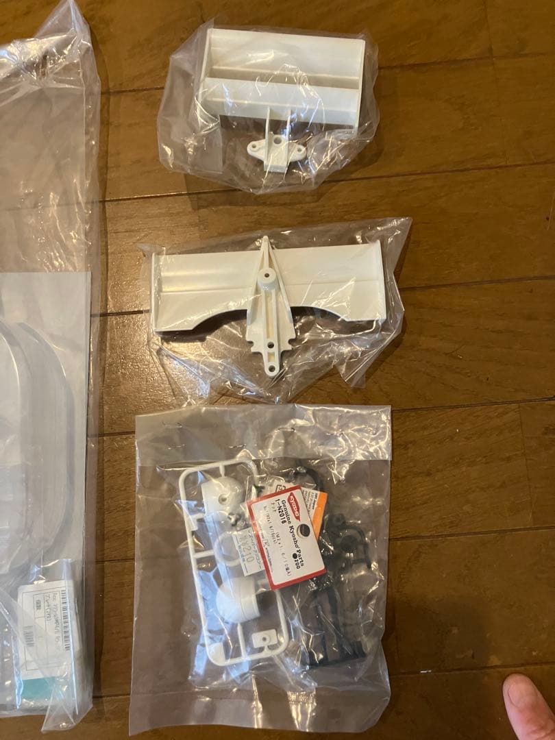 タミヤ　F1ボディその他パーツ付き