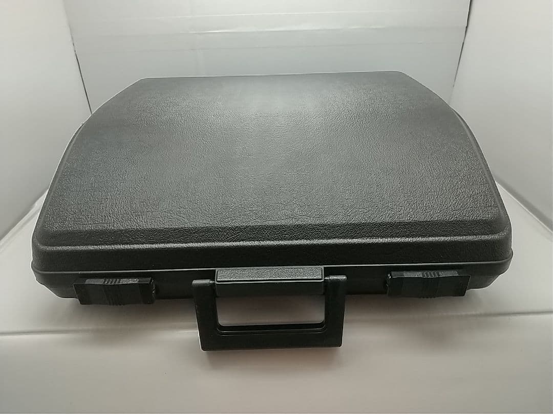 ADLER社製タイプライター Gabriele 12