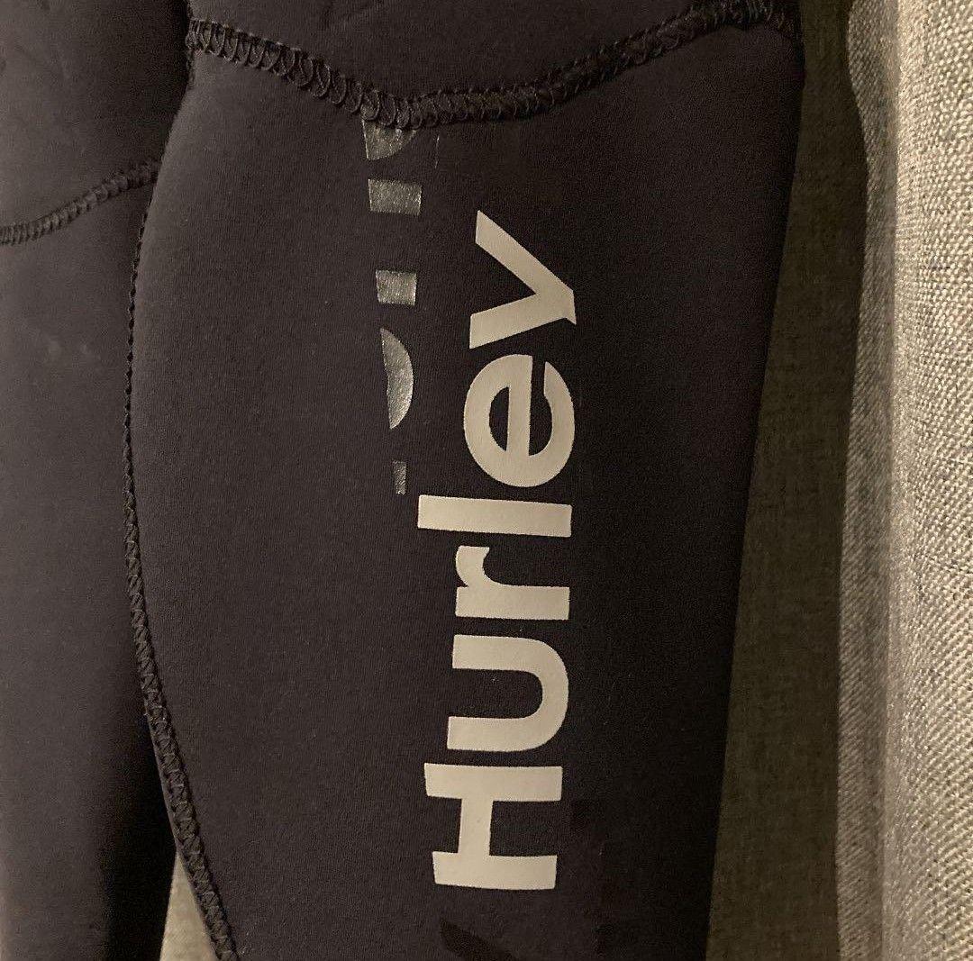 Hurley ブラック シーガル ウェットスーツ　2mm