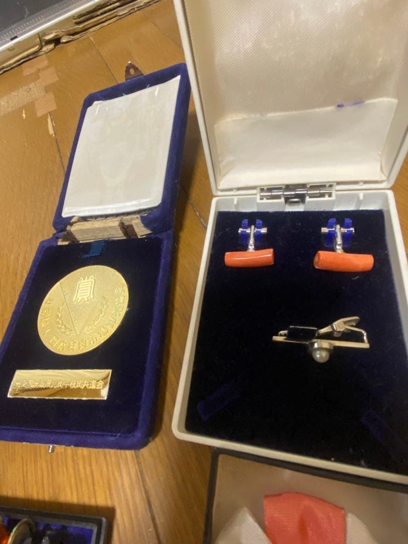 遺品整理　アクセサリー　記念メダル　アンティーク　時計　まとめ