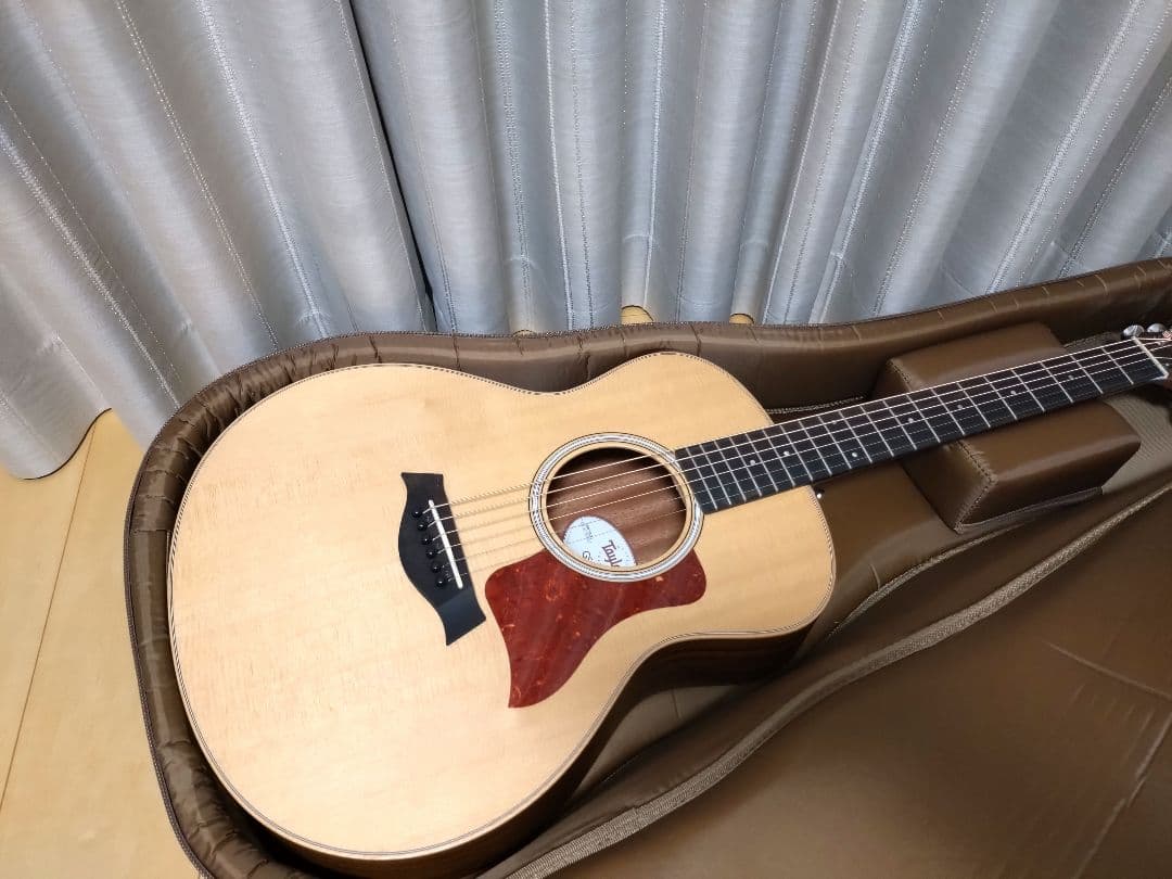 Taylor GS Mini e ウォルナット　アコースティックギター