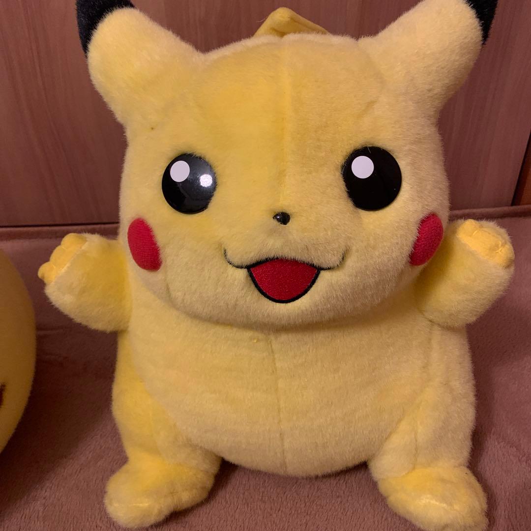 ポケットモンスター　TOMY ピカチュウ　ぬいぐるみ　等身大