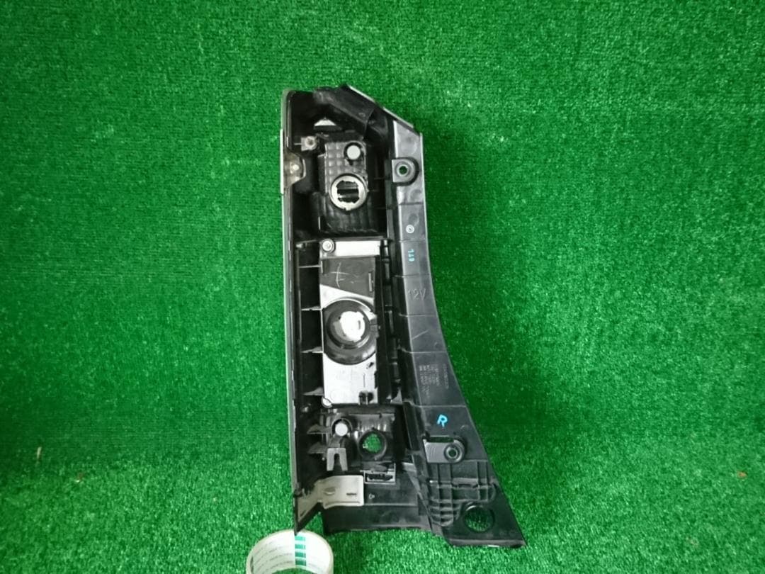 JF1 NBOXカスタム 右テールランプ イチコーD106 (78421)
