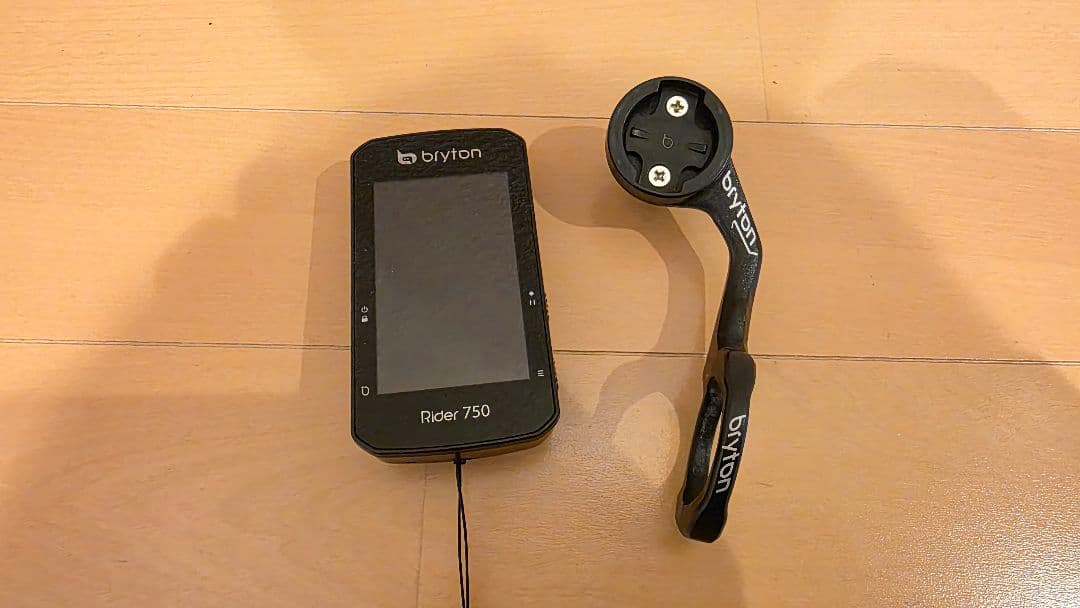 Bryton Rider 750 サイクルコンピューター マウント付属