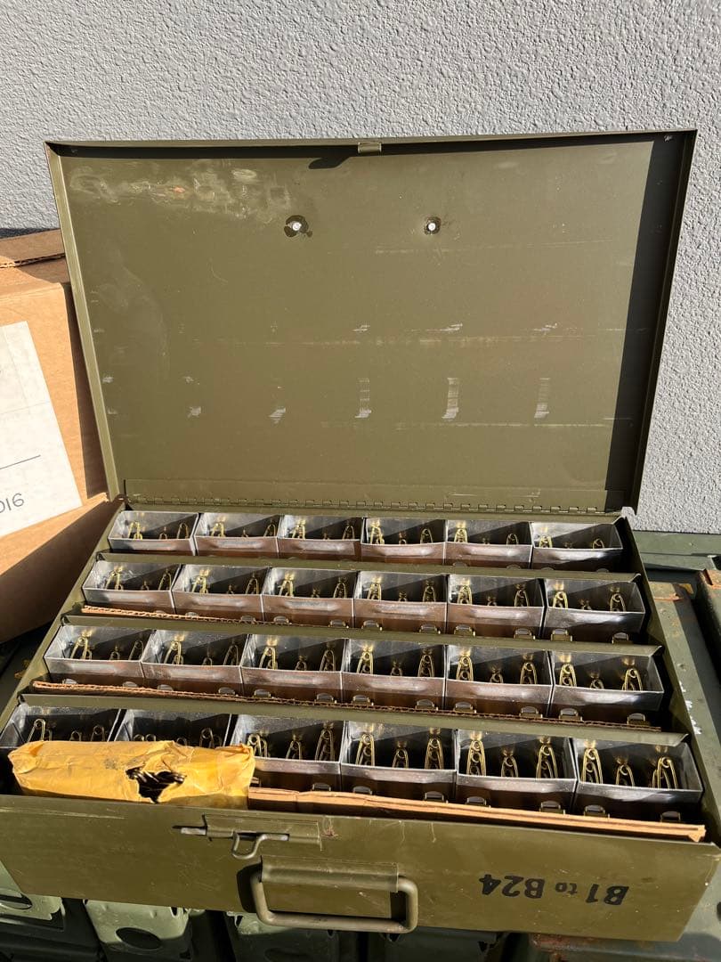 米軍放出品デッド 90’s激レア真鍮製 ランドリーピン フールセット ケース付き