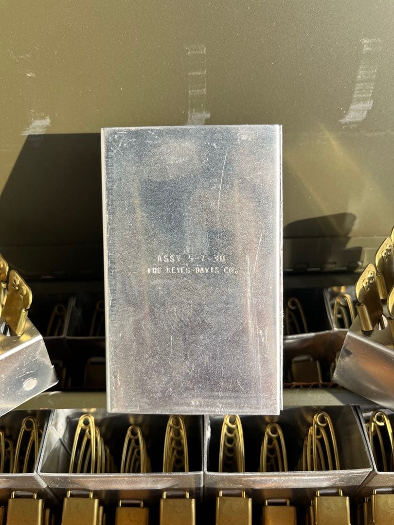 米軍放出品デッド 90’s激レア真鍮製 ランドリーピン フールセット ケース付き